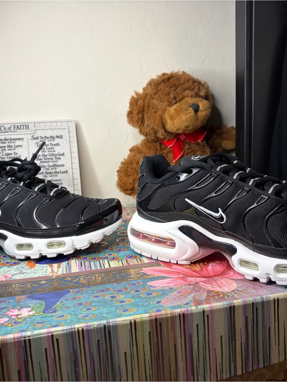 Nike Air Max Plus TN Women’s Size 6 Black White DM2362-001 NIB